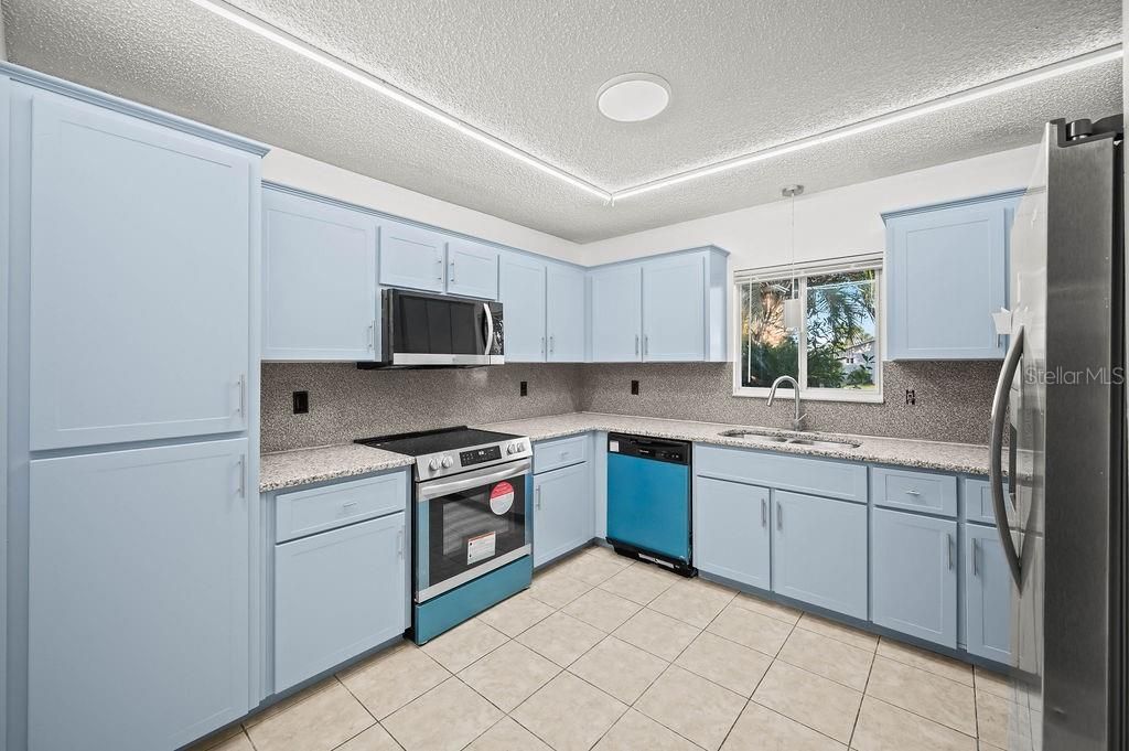 待售: $258,800 (3 贝兹, 2 浴室, 1526 平方英尺)