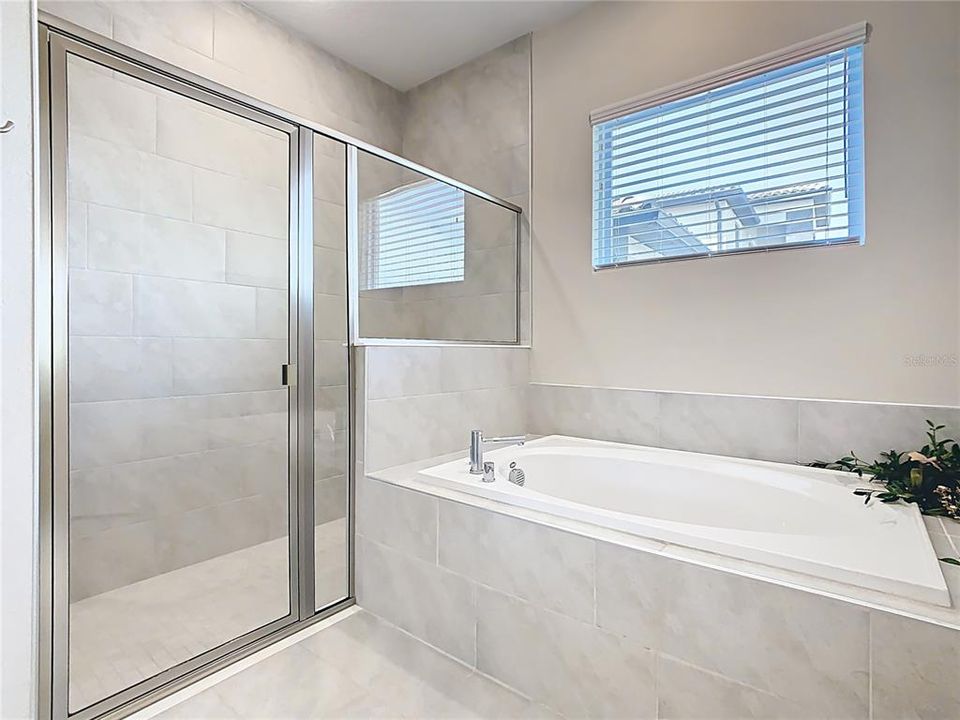 En Venta: $2,000,000 (6 camas, 6 baños, 4588 Pies cuadrados)