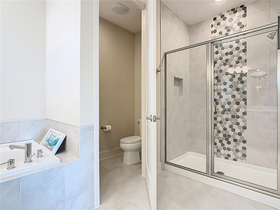 En Venta: $2,000,000 (6 camas, 6 baños, 4588 Pies cuadrados)