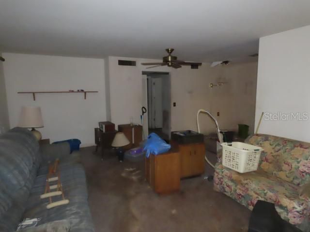 Active With Contract: $179,900 (2 beds, 1 baths, 1216 Square Feet)