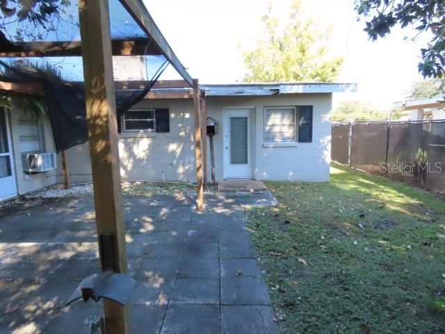 Active With Contract: $179,900 (2 beds, 1 baths, 1216 Square Feet)