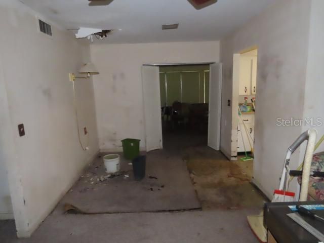 Active With Contract: $179,900 (2 beds, 1 baths, 1216 Square Feet)