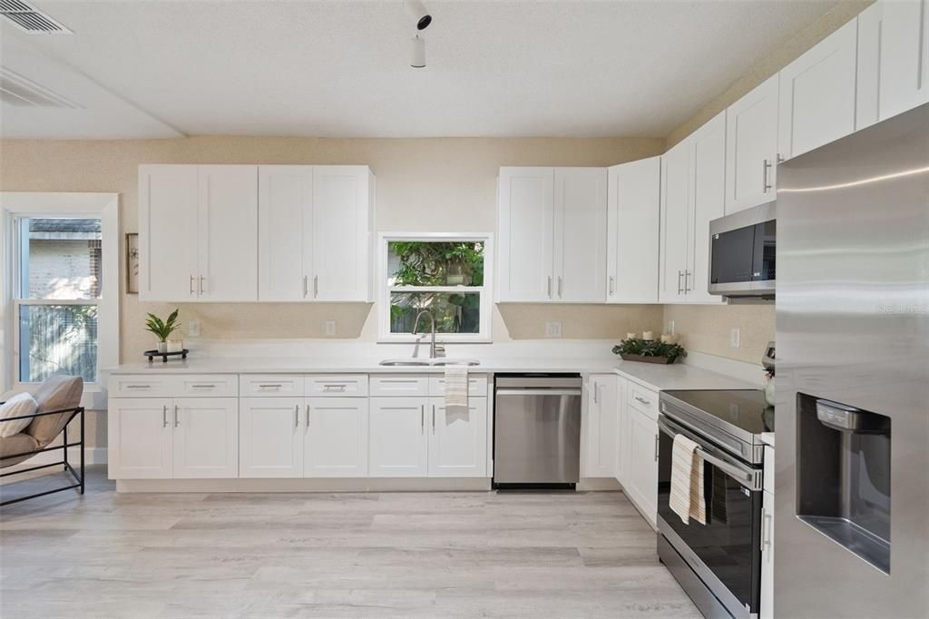 出租: $2,500 (3 贝兹, 2 浴室, 1176 平方英尺)