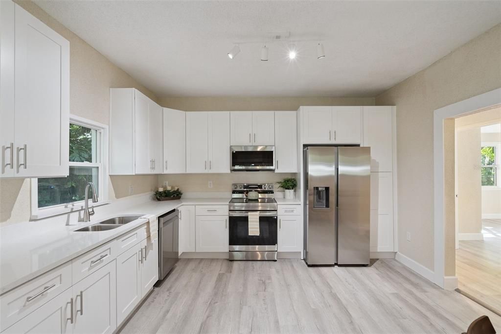 出租: $2,500 (3 贝兹, 2 浴室, 1176 平方英尺)