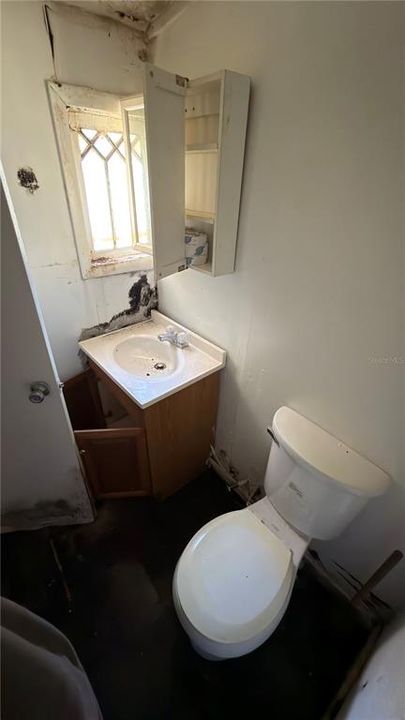 For Sale: $99,000 (1 beds, 1 baths, 640 Square Feet)