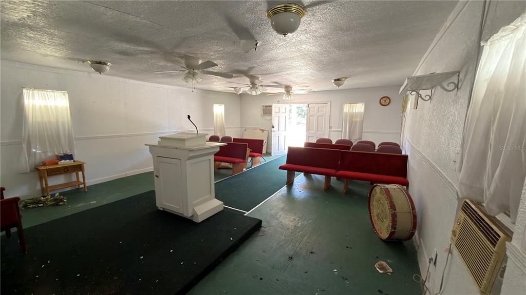 For Sale: $99,000 (1 beds, 1 baths, 640 Square Feet)