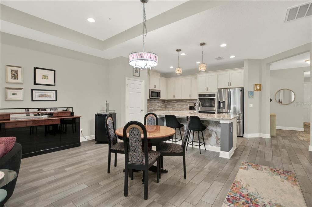 For Sale: $399,900 (2 beds, 2 baths, 1792 Square Feet)