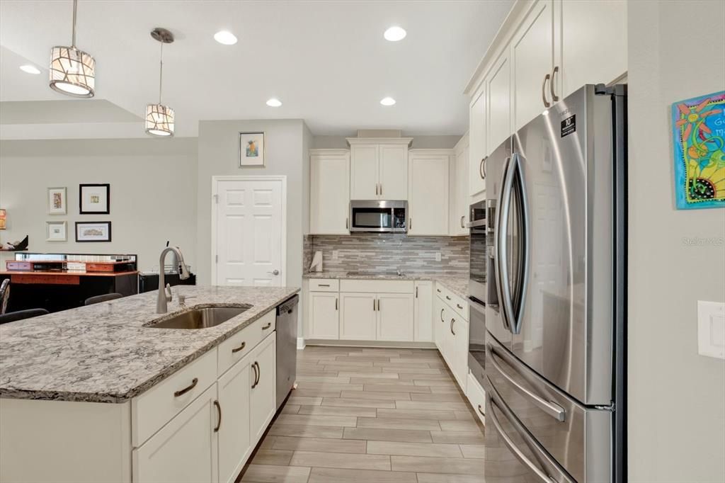 For Sale: $399,900 (2 beds, 2 baths, 1792 Square Feet)