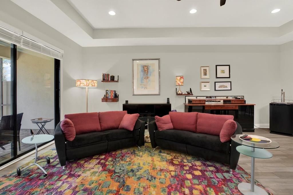 For Sale: $399,900 (2 beds, 2 baths, 1792 Square Feet)