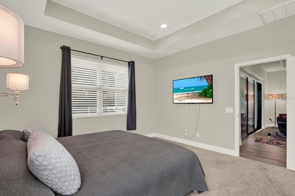 For Sale: $399,900 (2 beds, 2 baths, 1792 Square Feet)