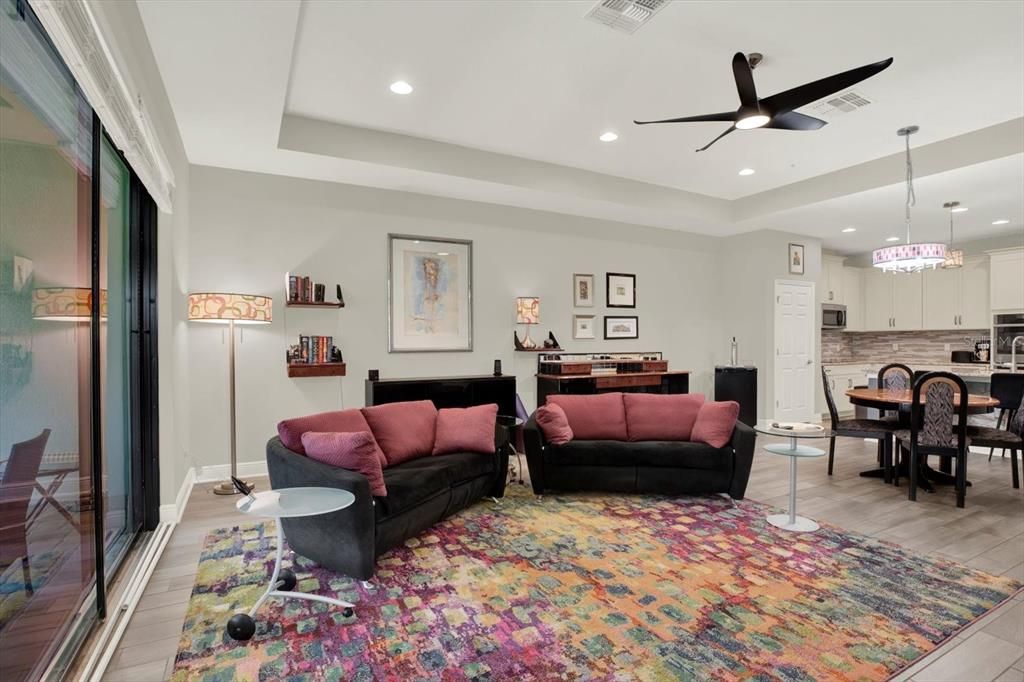 For Sale: $399,900 (2 beds, 2 baths, 1792 Square Feet)