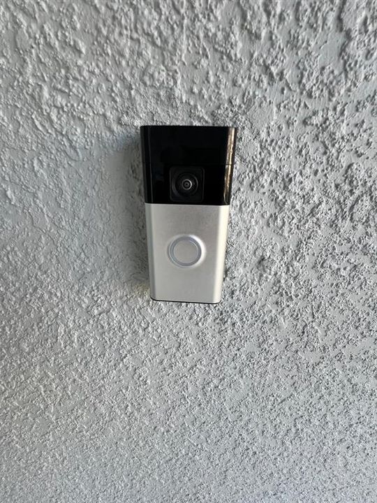 For Rent: $2,000 (3 beds, 2 baths, 1373 Square Feet)