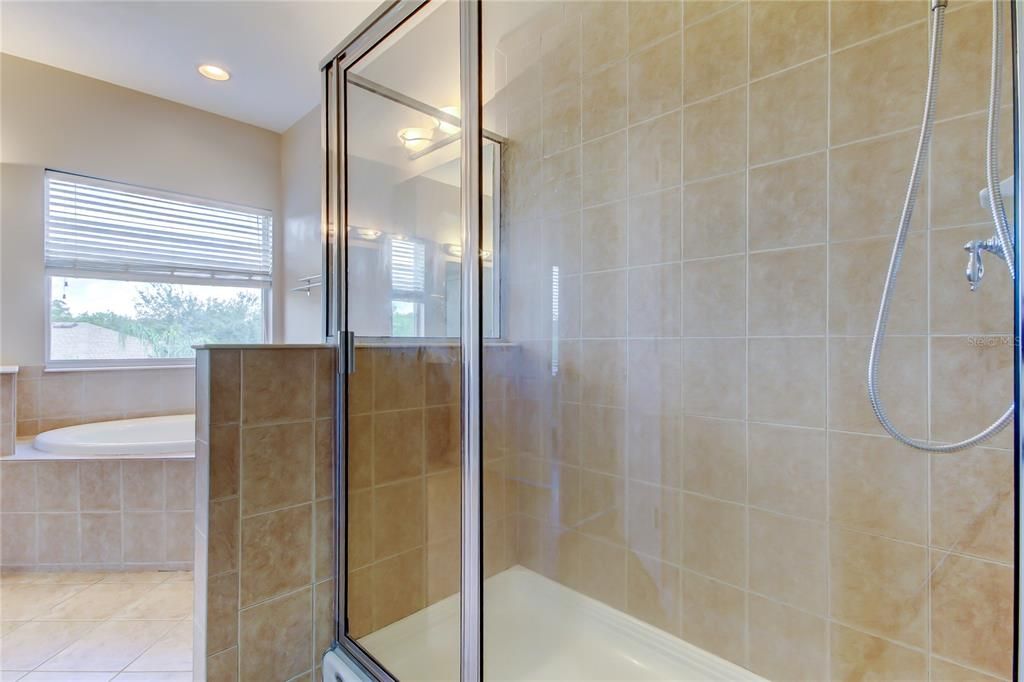 For Rent: $3,400 (3 beds, 2 baths, 2327 Square Feet)