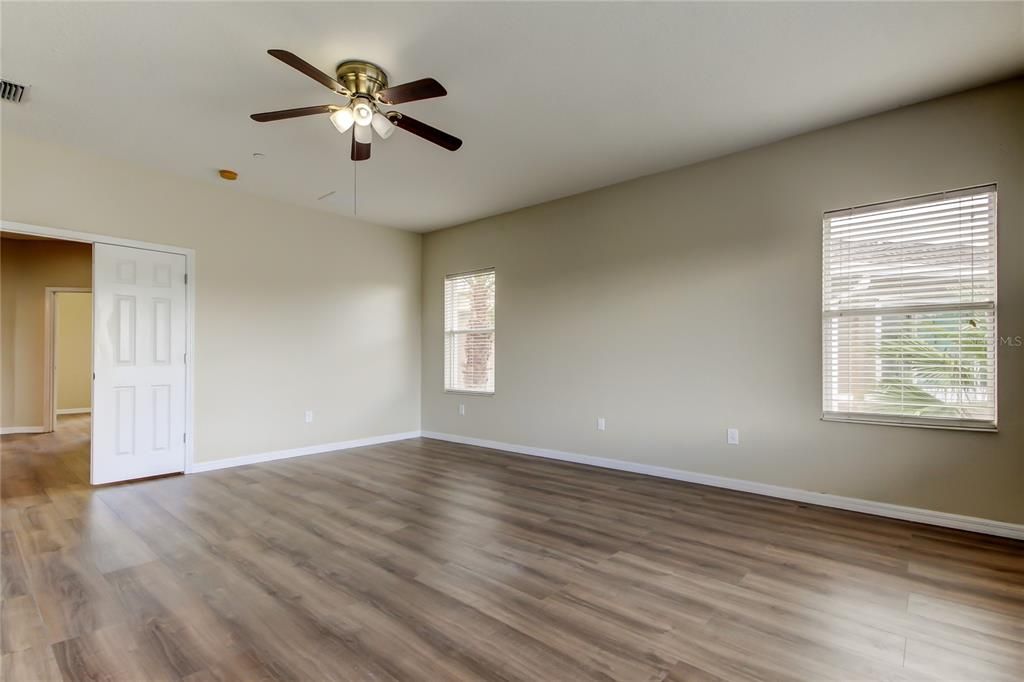 For Rent: $3,400 (3 beds, 2 baths, 2327 Square Feet)