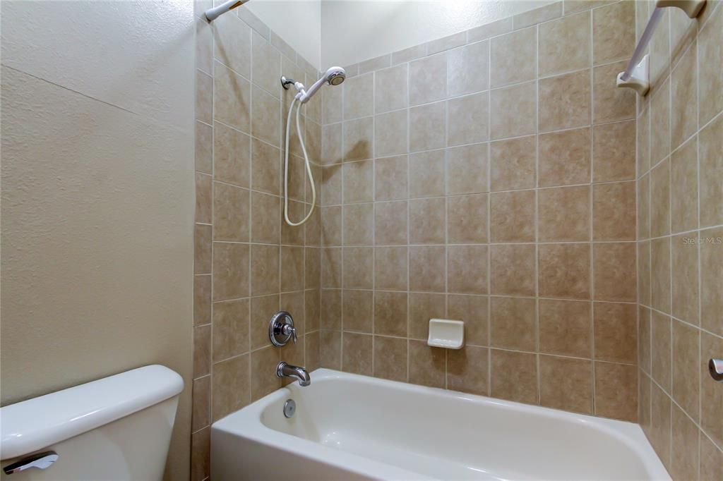 For Rent: $3,400 (3 beds, 2 baths, 2327 Square Feet)