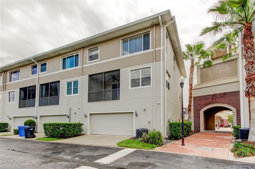 For Rent: $3,400 (3 beds, 2 baths, 2327 Square Feet)