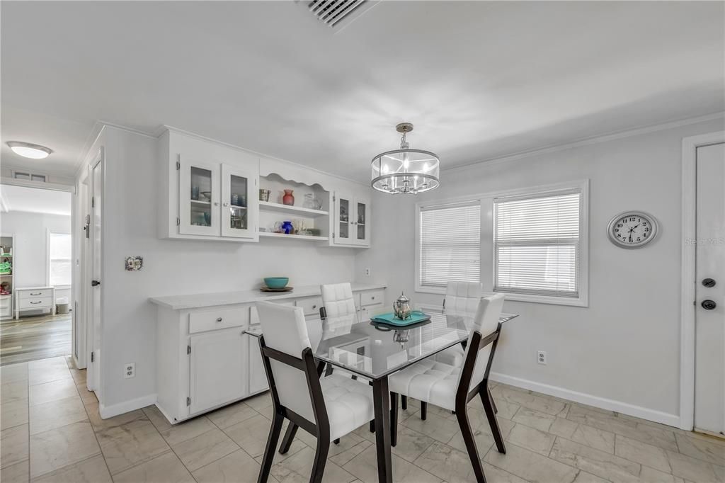 For Sale: $175,000 (2 beds, 2 baths, 1248 Square Feet)