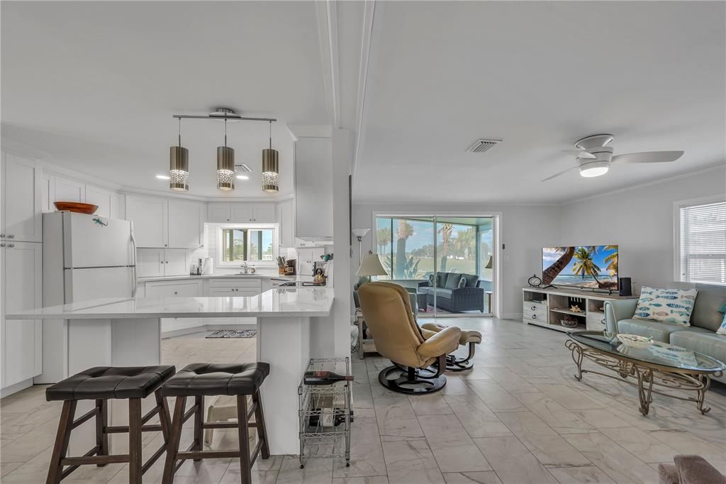 For Sale: $175,000 (2 beds, 2 baths, 1248 Square Feet)