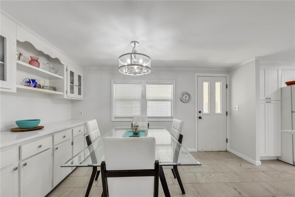 For Sale: $175,000 (2 beds, 2 baths, 1248 Square Feet)