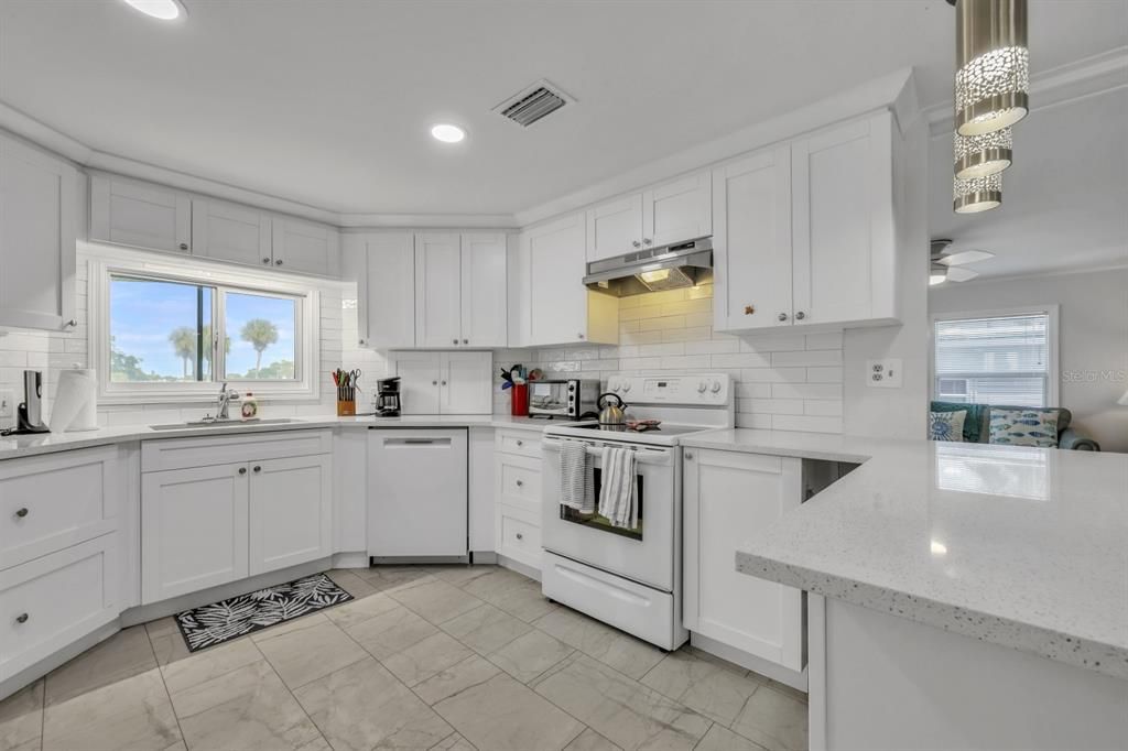 For Sale: $175,000 (2 beds, 2 baths, 1248 Square Feet)