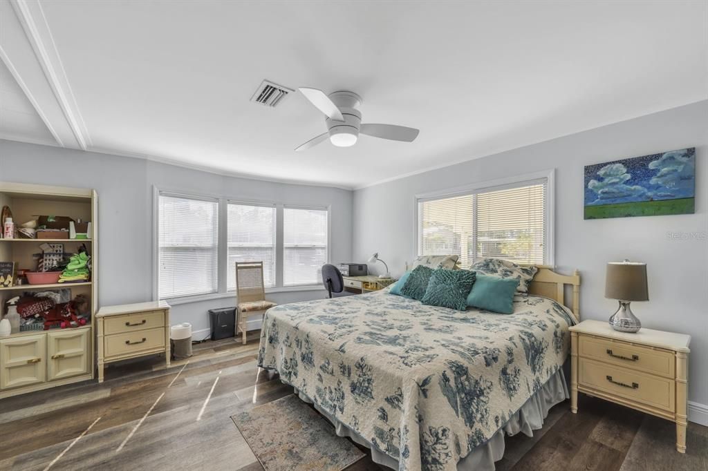 For Sale: $175,000 (2 beds, 2 baths, 1248 Square Feet)