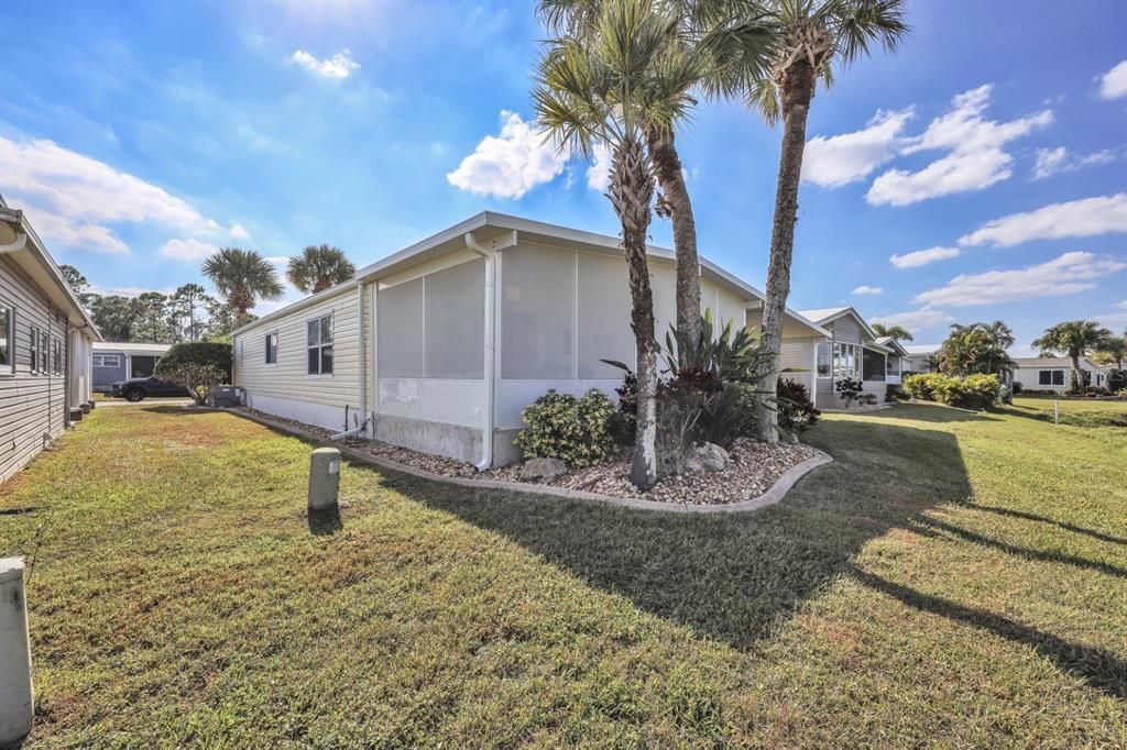 For Sale: $175,000 (2 beds, 2 baths, 1248 Square Feet)