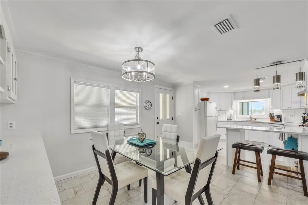 For Sale: $175,000 (2 beds, 2 baths, 1248 Square Feet)