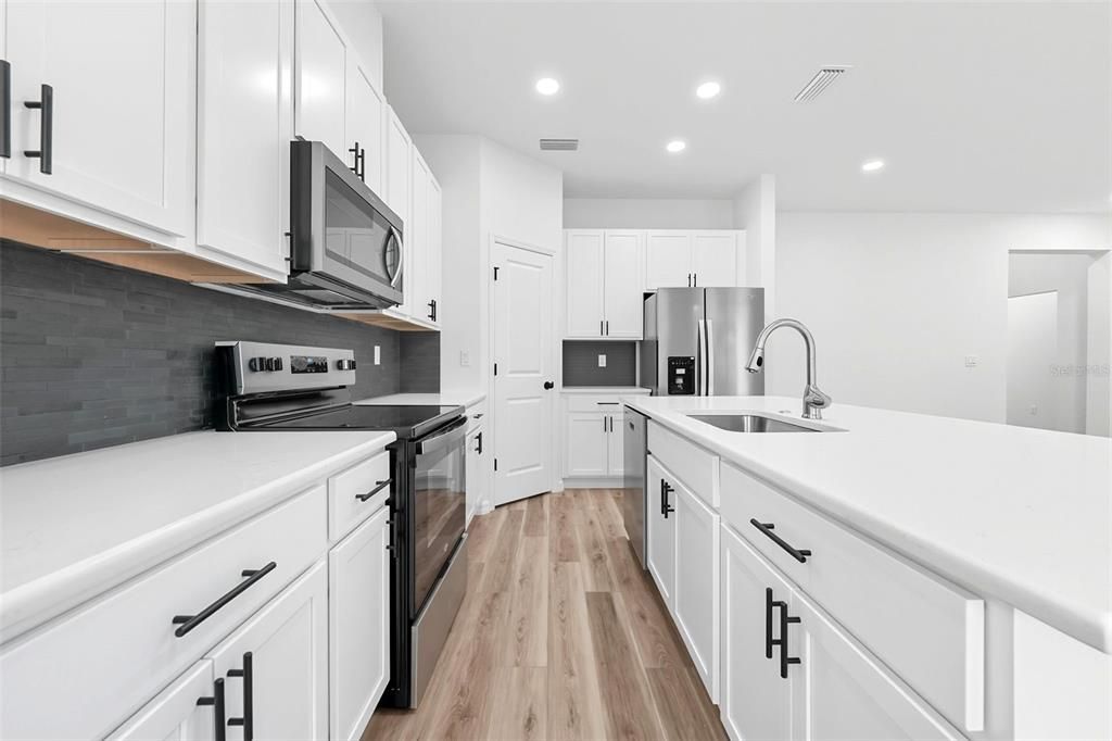 待售: $380,000 (3 贝兹, 2 浴室, 1451 平方英尺)