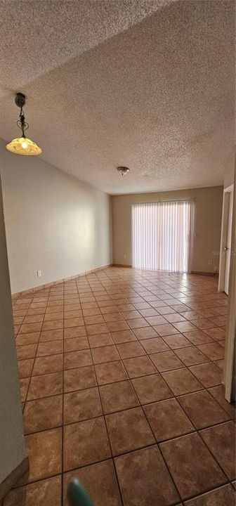 出租: $1,780 (3 贝兹, 2 浴室, 995 平方英尺)