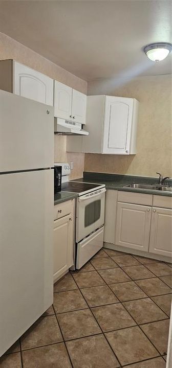 出租: $1,780 (3 贝兹, 2 浴室, 995 平方英尺)