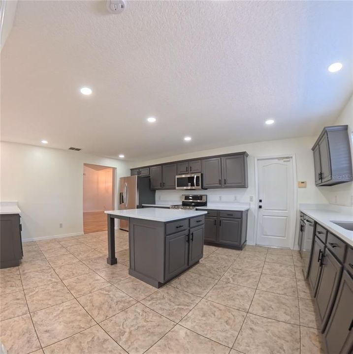 For Sale: $599,999 (4 beds, 3 baths, 2957 Square Feet)