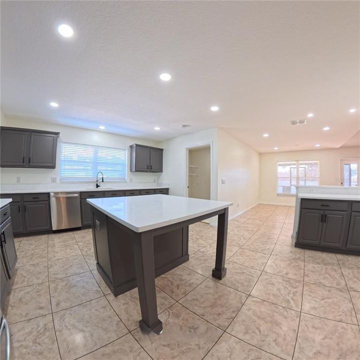 For Sale: $599,999 (4 beds, 3 baths, 2957 Square Feet)