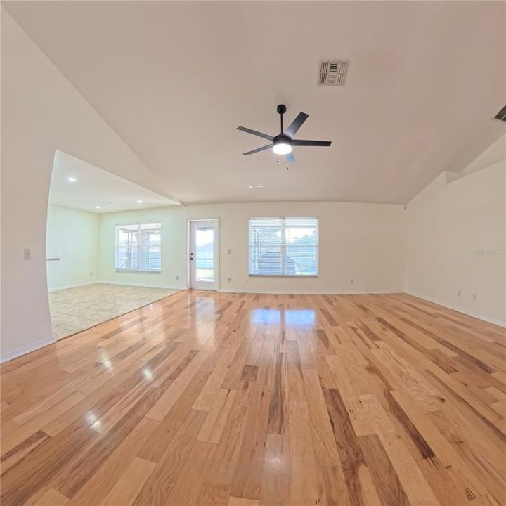 For Sale: $599,999 (4 beds, 3 baths, 2957 Square Feet)