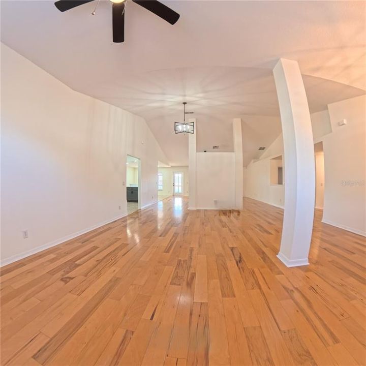 For Sale: $599,999 (4 beds, 3 baths, 2957 Square Feet)