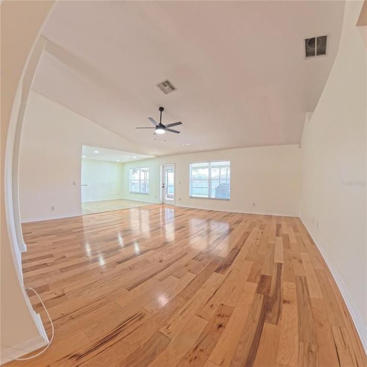 For Sale: $599,999 (4 beds, 3 baths, 2957 Square Feet)