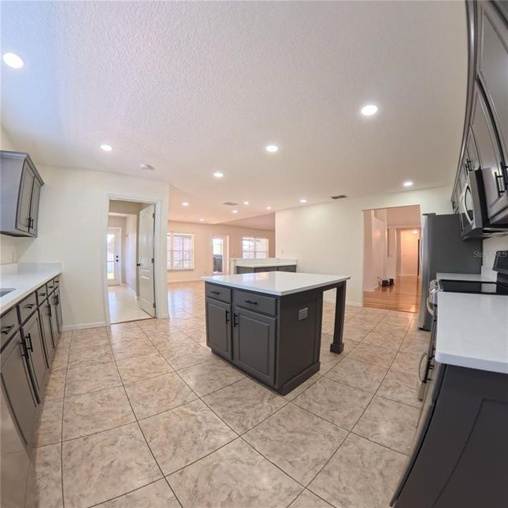 For Sale: $599,999 (4 beds, 3 baths, 2957 Square Feet)