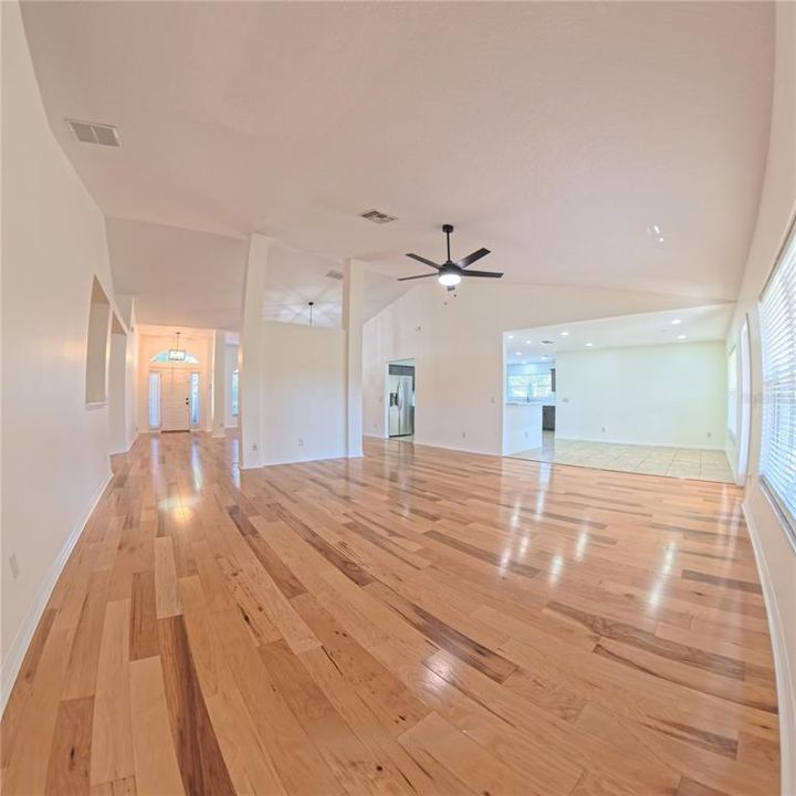 For Sale: $599,999 (4 beds, 3 baths, 2957 Square Feet)