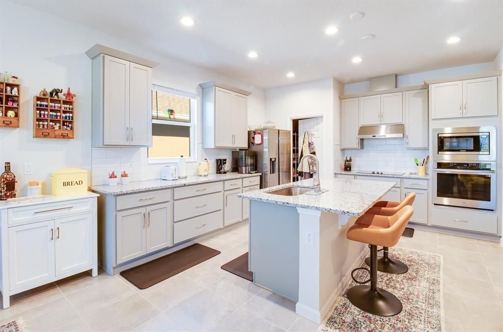 待售: $515,000 (4 贝兹, 3 浴室, 2351 平方英尺)