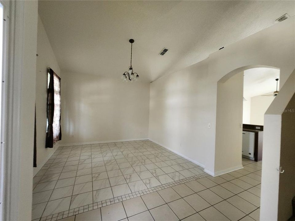 For Rent: $3,000 (4 beds, 2 baths, 2165 Square Feet)