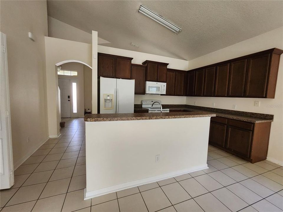 For Rent: $3,000 (4 beds, 2 baths, 2165 Square Feet)