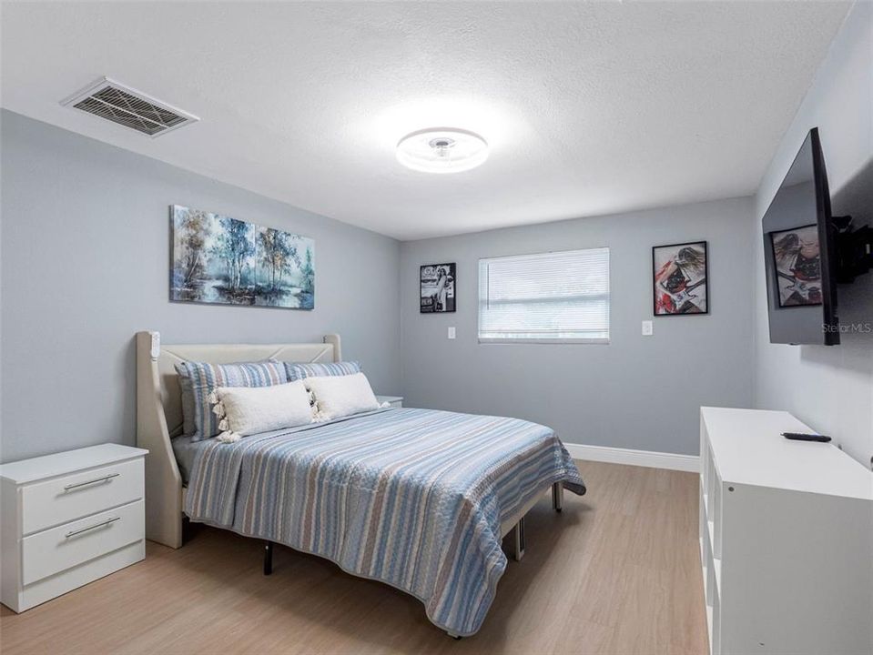 For Sale: $349,900 (3 beds, 2 baths, 1362 Square Feet)