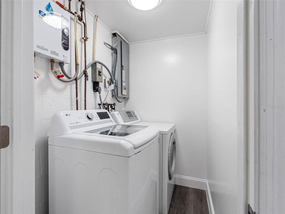 For Sale: $349,900 (3 beds, 2 baths, 1362 Square Feet)