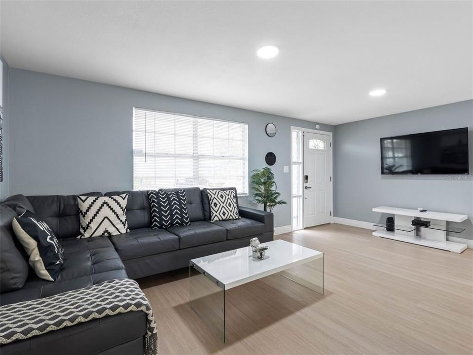 For Sale: $349,900 (3 beds, 2 baths, 1362 Square Feet)