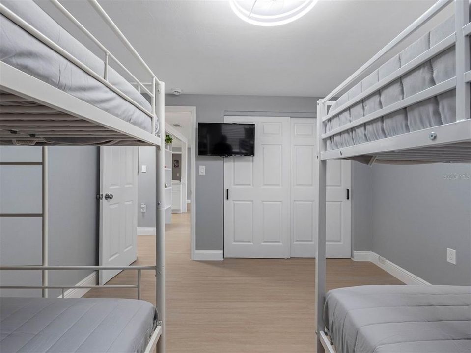 For Sale: $349,900 (3 beds, 2 baths, 1362 Square Feet)