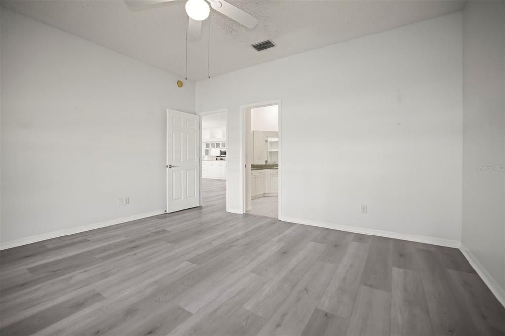 待售: $329,000 (3 贝兹, 2 浴室, 1670 平方英尺)