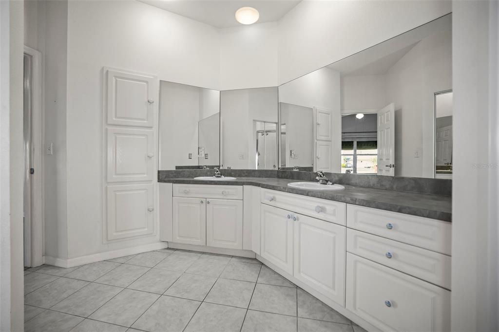 待售: $329,000 (3 贝兹, 2 浴室, 1670 平方英尺)