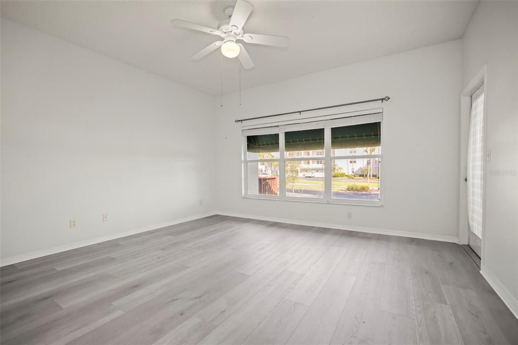 待售: $329,000 (3 贝兹, 2 浴室, 1670 平方英尺)