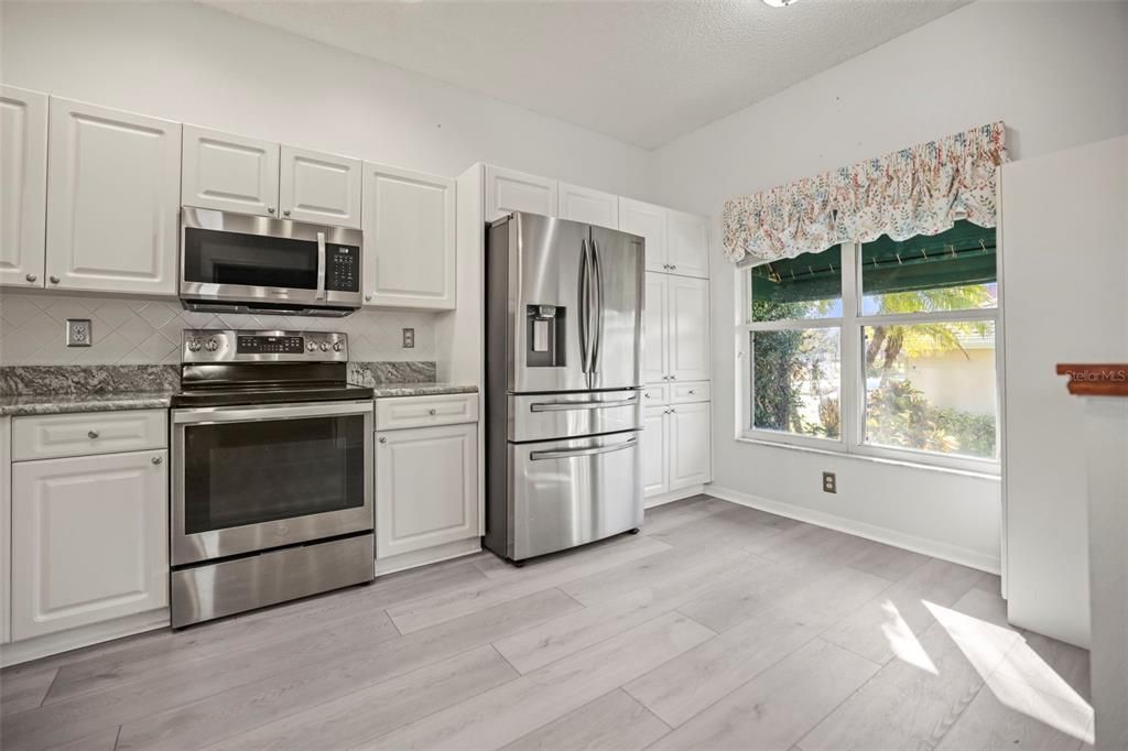 待售: $329,000 (3 贝兹, 2 浴室, 1670 平方英尺)