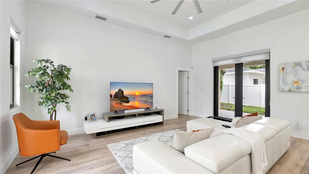 For Rent: $2,900 (3 beds, 2 baths, 1515 Square Feet)