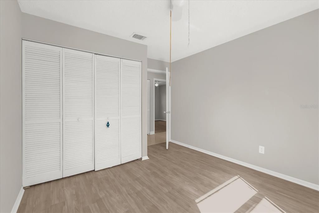 待售: $375,000 (4 贝兹, 2 浴室, 1410 平方英尺)